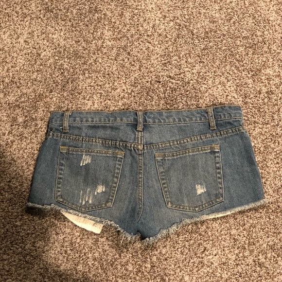 NWOT 21 denim SIZE 28 JEANS SHORTS - Picture 3 of 3